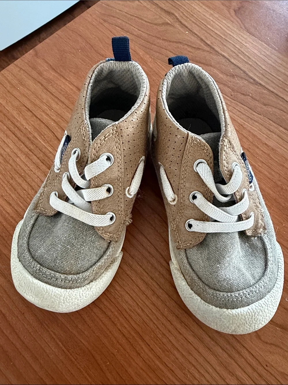 Oshkosh shoes size 8